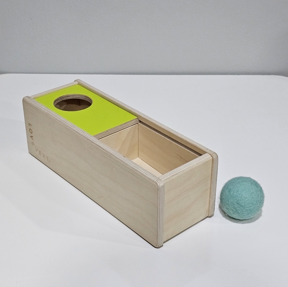 Lovevery Sliding Top Box from The Thinker Play Kit for Months 11-12 - Picture 5 of 8